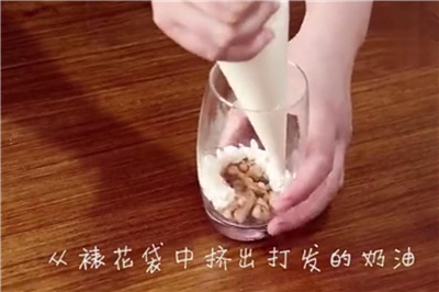 韓國(guó)的水果杯怎么做的 如何自制韓國(guó)的水果杯