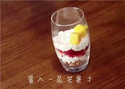 韓國(guó)的水果杯怎么做的 如何自制韓國(guó)的水果杯