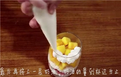 韓國(guó)的水果杯怎么做的 如何自制韓國(guó)的水果杯
