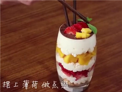 韓國(guó)的水果杯怎么做的 如何自制韓國(guó)的水果杯