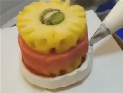 簡單水果蛋糕做法 制作簡單水果蛋糕(圖解)