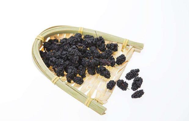 桑葚干泡酒怎么泡 桑葚干泡酒適合哪些人喝