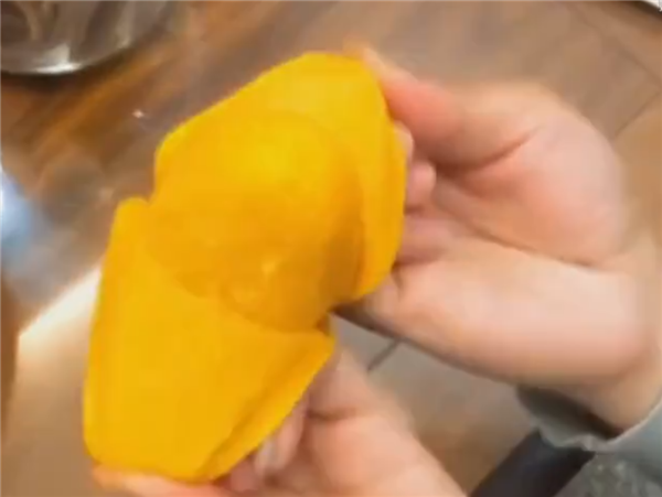 芒果怎么剝皮方便 四種芒果剝皮小竅門(圖解)