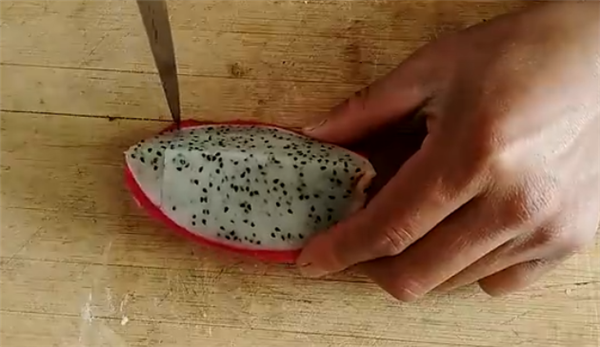 火龍果的各種切法圖解，五種切法不用擔心孩子吃的滿臉都是啦