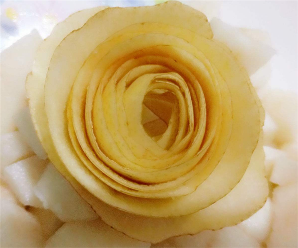 梨子皮能吃嗎 梨子皮營(yíng)養(yǎng)價(jià)值居然高過梨肉