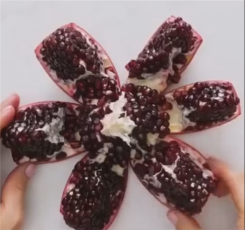 西瓜的正確吃法圖解 夏日各種水果最方便的吃法