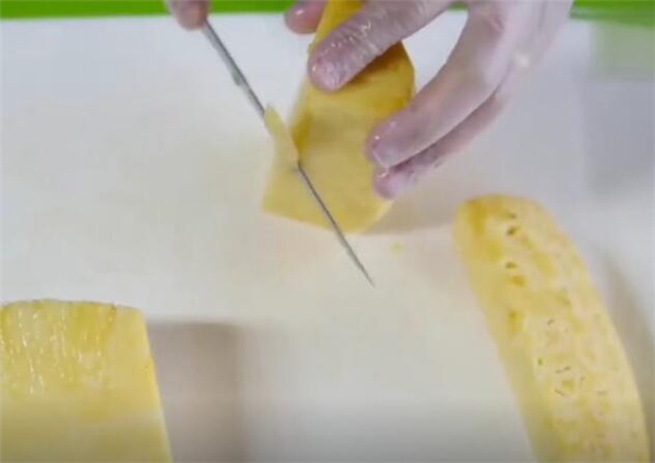 水果拼盤圖片及做法 超簡單的鳳梨寶船水果拼盤制作方法(圖解)