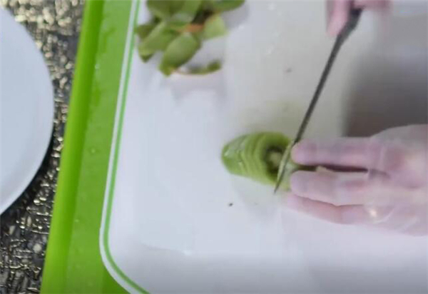 水果拼盤圖片及做法 超簡單的鳳梨寶船水果拼盤制作方法(圖解)
