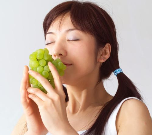 女人吃葡萄有什么好處 女人吃普通能補血
