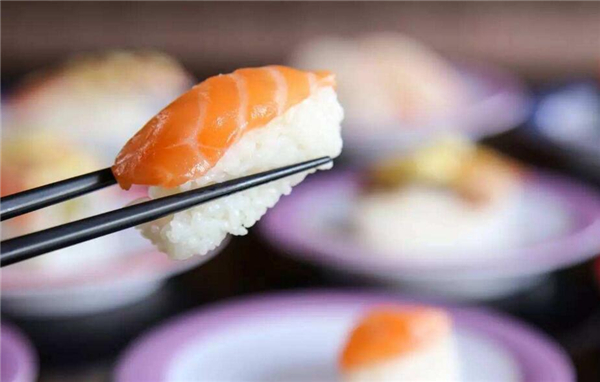 三文魚怎么吃最有營養,生吃和熟吃部分要分清