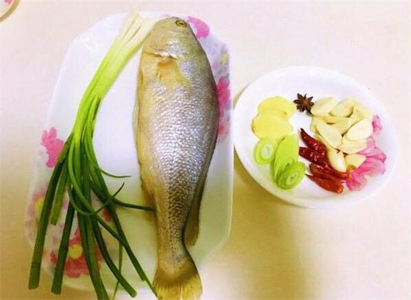 蒜燒小黃魚是哪個地方的菜,著名的魯菜對胃有好處