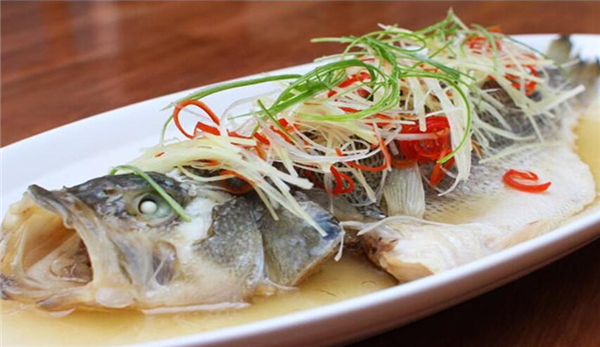 吃鱸魚有什么好處,小孩子吃鱸魚健腦補鈣