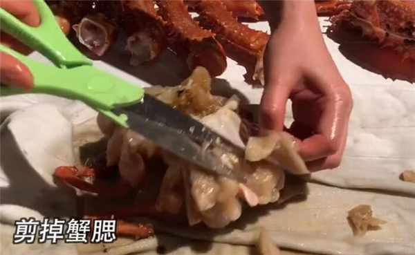 帝王蟹怎么殺圖解 分解帝王蟹從“欺軟怕硬”開始