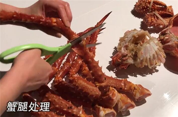 帝王蟹怎么殺圖解 分解帝王蟹從“欺軟怕硬”開始