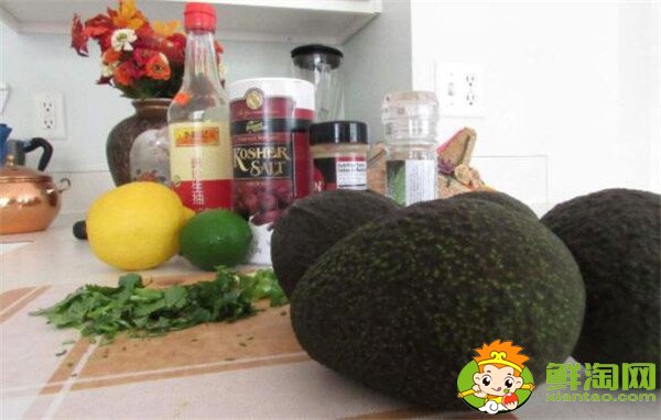 牛油果怎么挑，牛油果吃大個還是小個