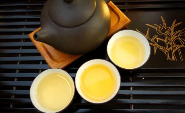 仙人掌果泡水對咽炎有幫助嗎，仙人掌果泡水能不能和茶水同時飲用
