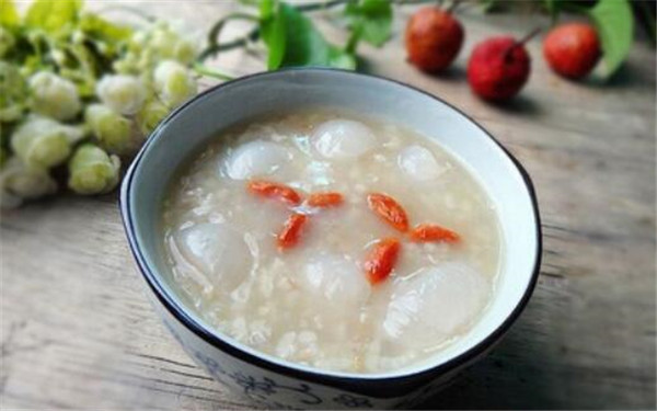 多吃荔枝上火嗎，冰糖煮荔枝上火嗎
