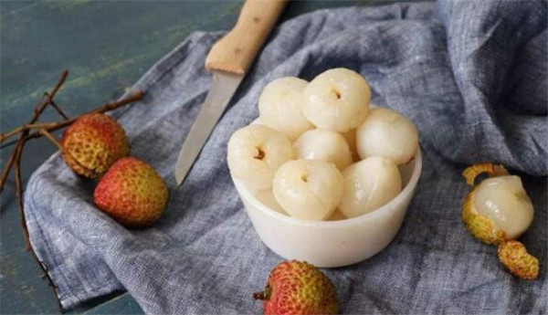 多吃荔枝上火嗎，冰糖煮荔枝上火嗎