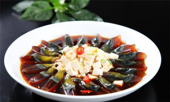 減肥期間可以吃涼拌松花蛋嗎，月經(jīng)期間涼拌的松花蛋能吃嗎