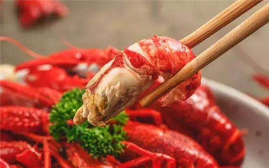 小龍蝦哪些地方不能吃，吃了小龍蝦頭怎么辦