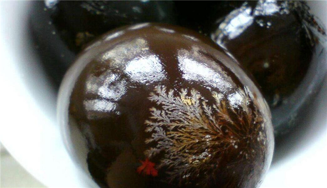松花蛋是什么樣子