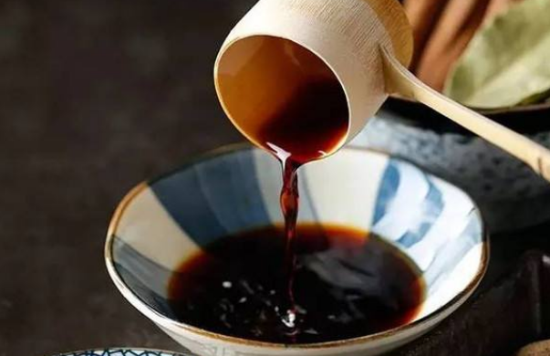 生抽和醬油的區(qū)別和用法，什么時(shí)候用醬油什么時(shí)候用生抽