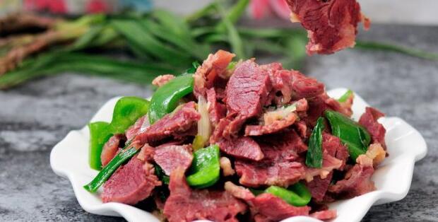 五香牛肉怎么煮，五香牛肉的做法及配料