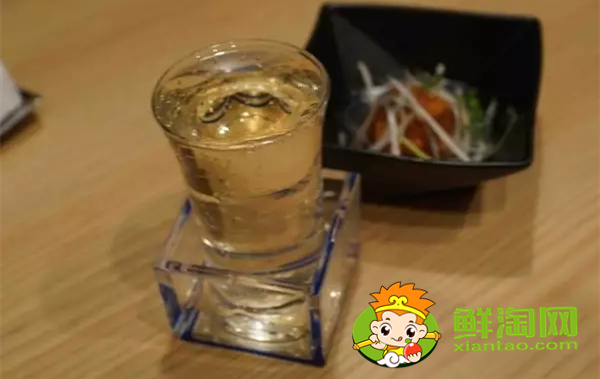 日本清酒為什么要倒溢出來,日本清酒原酒和生酒的區別