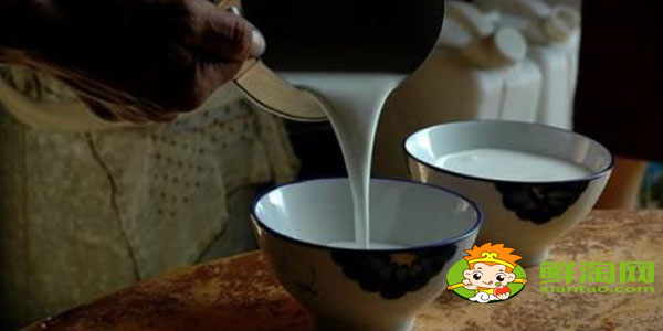 生產駱駝奶的品牌有哪幾個,現市面上駱駝奶各品牌的價格
