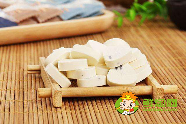 駝奶片補(bǔ)鈣嗎，駝奶片一天吃多少