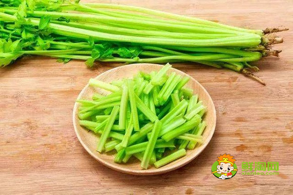 芹菜桿能蒸嗎,怎么蒸芹菜葉不粘