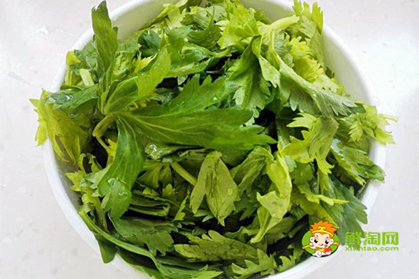 芹菜桿能蒸嗎,怎么蒸芹菜葉不粘