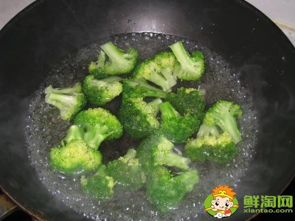 西蘭花可以直接煮著吃嗎,西蘭花放黃怎樣變綠