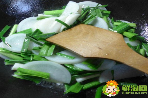 炒白蘿卜要放大蒜嗎,白蘿卜加大蒜可以治療喉嚨痛嗎?