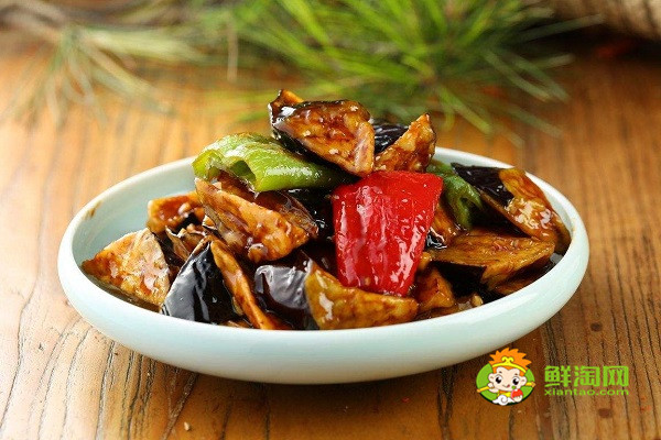 紅燒茄子外酥里嫩竅門,炒前加點鹽不油又好吃
