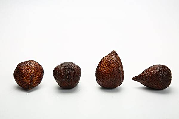 蛇皮果應(yīng)該怎么吃，蛇皮果直接食用最好