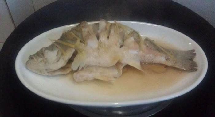 清蒸鱸魚正宗做法
