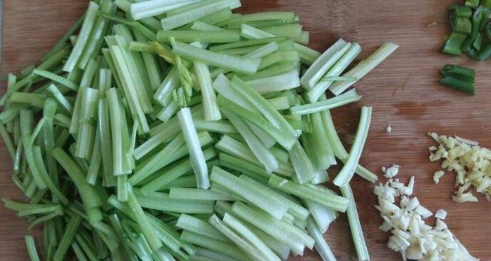 芹菜和毛芹菜的區別