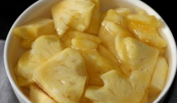 菠蘿要用鹽水泡多久