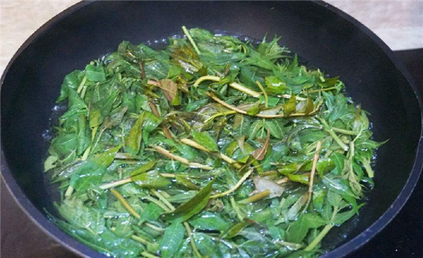 香椿要不要焯水,香椿忘記焯水會(huì)中毒嗎