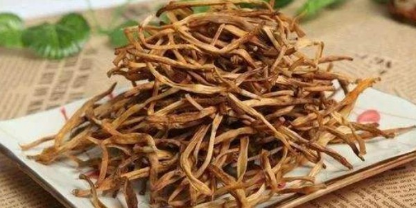 黃花菜曬干需要焯水嗎