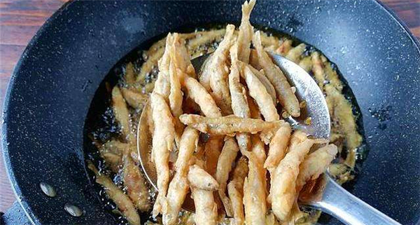 油炸小魚怎么炸得酥脆