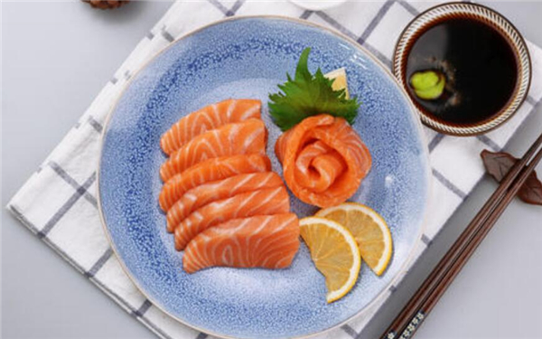 三文魚肉為什么是橙色