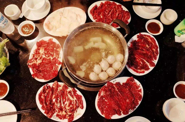牛肉火鍋配菜有哪些，牛肉火鍋底料配方有哪些