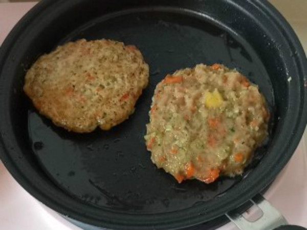 自制牛肉漢堡肉餅做法，日式美食的牛肉漢堡肉餅做法