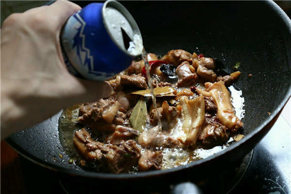 啤酒鴨能放高壓鍋里燉嗎