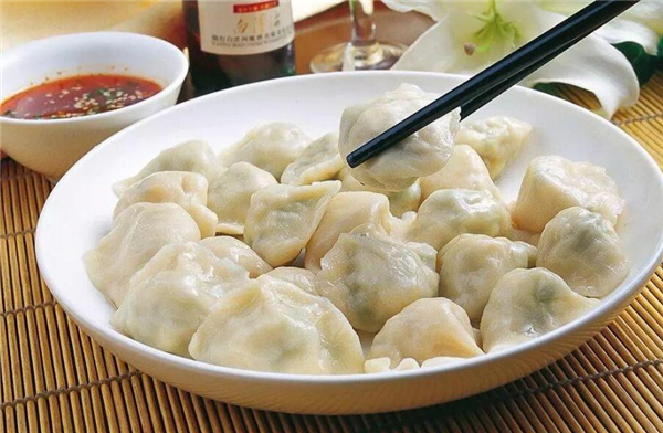 元旦吃什么食物，元旦吃什么傳統食物（年糕寓意年年高）
