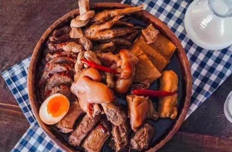 元旦吃什么食物,元旦吃什么傳統食物(年糕寓意年年高)