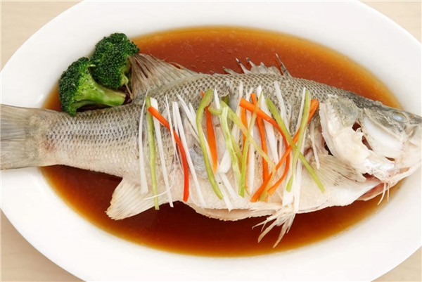 清蒸鱸魚(yú)后要加熟油嗎