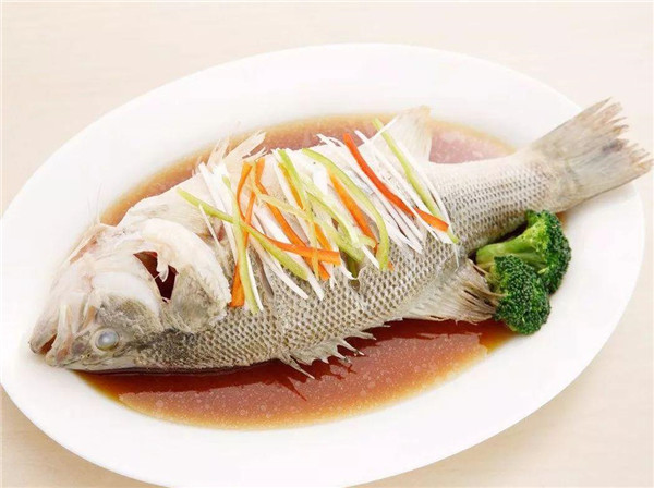清蒸鱸魚的配料和做法